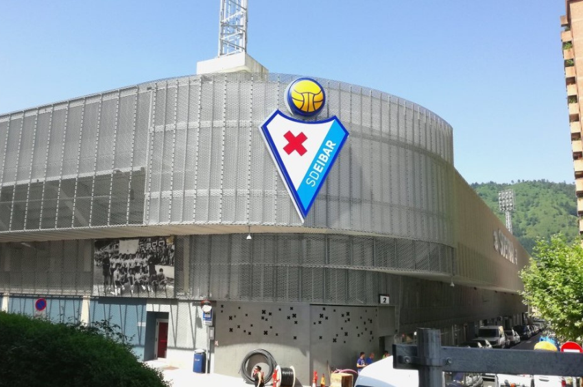 How SD Eibar renovated their stadium with limited space and budget — banner