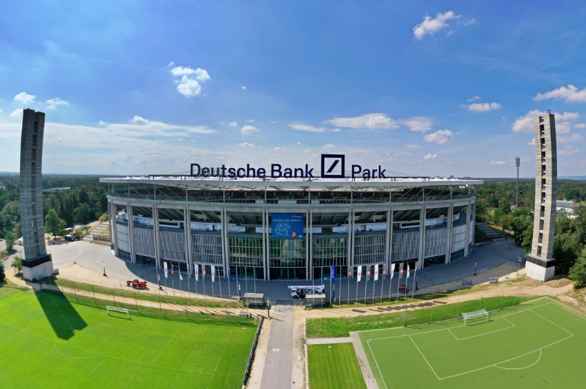 How Eintracht Frankfurt implements digitalisation at Deutsche Bank Park — banner