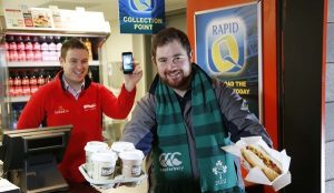 How is the cooperation between stadium operators and their catering partners?