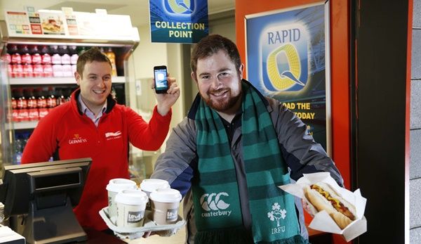 How is the cooperation between stadium operators and their catering partners?